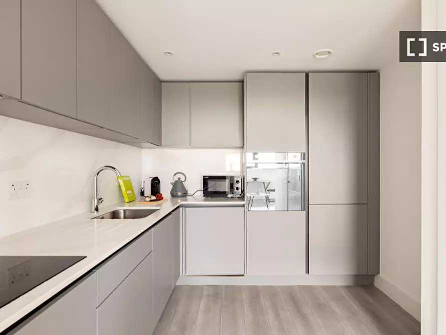 Immagine 2 di Appartamento in affitto  in Harlequin Ave a Hounslow