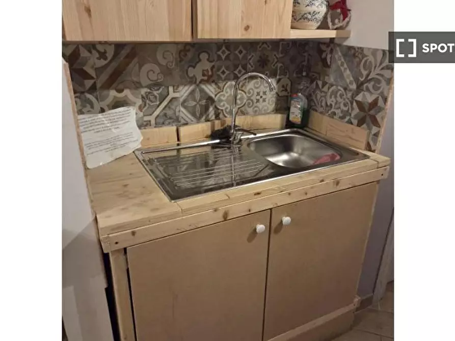 Immagine 13 di Camera condivisa in affitto  in Via Silvio Benco a Roma