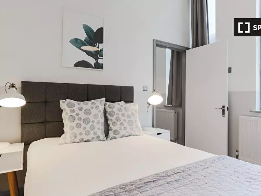 Immagine 2 di Appartamento in affitto  in Nevern Rd a Kensington