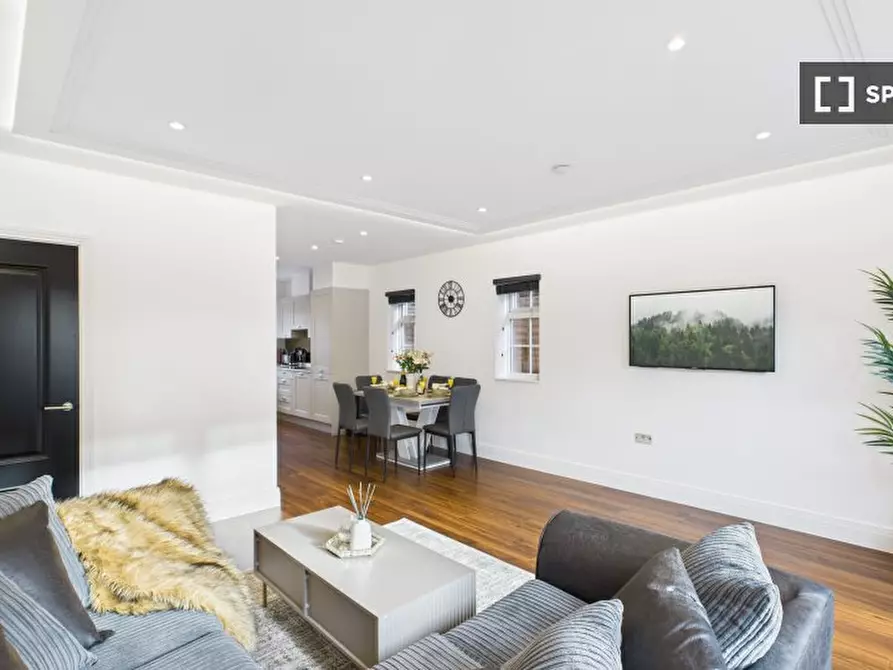 Immagine 9 di Appartamento in affitto  in Purley Downs Rd a Croydon