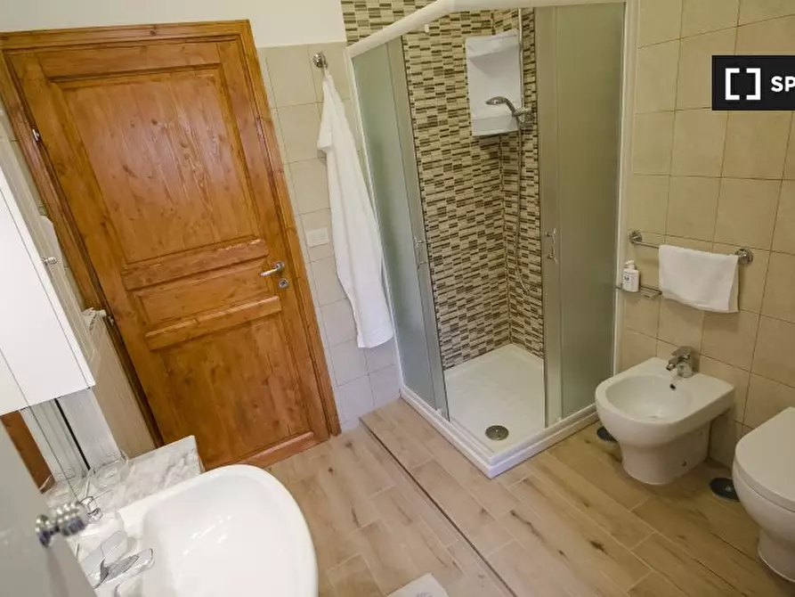 Immagine 19 di Appartamento in affitto  in Via Trasacco a Roma