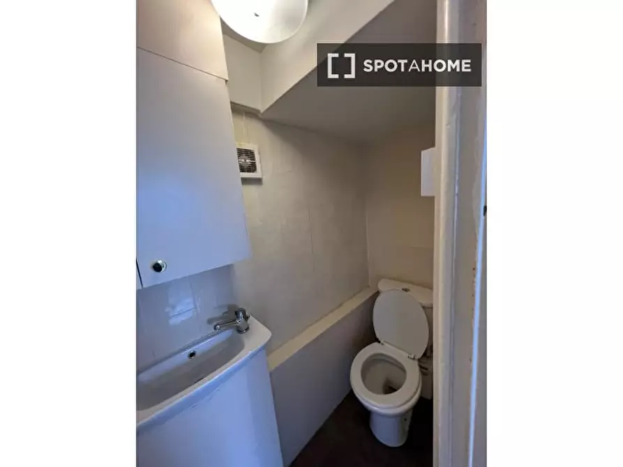 Immagine 9 di Camera condivisa in affitto  in Woodmansterne Rd a Lambeth