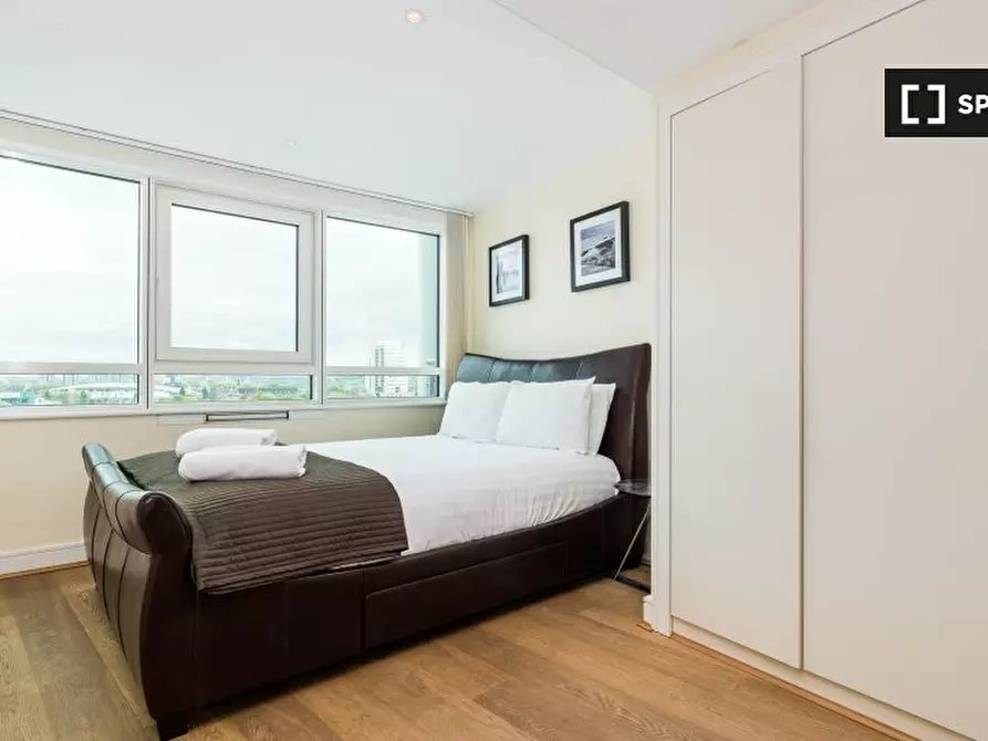 Immagine 6 di Appartamento in affitto  in St George Wharf a Lambeth