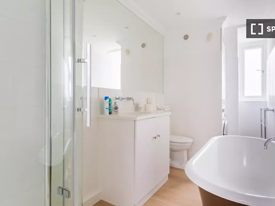 Immagine 12 di Appartamento in affitto  in flat a Kensington