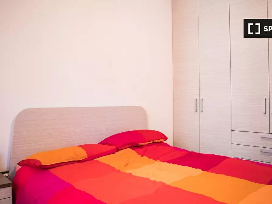 Immagine 4 di Camera condivisa in affitto  in Via Baldo degli Ubaldi a Roma