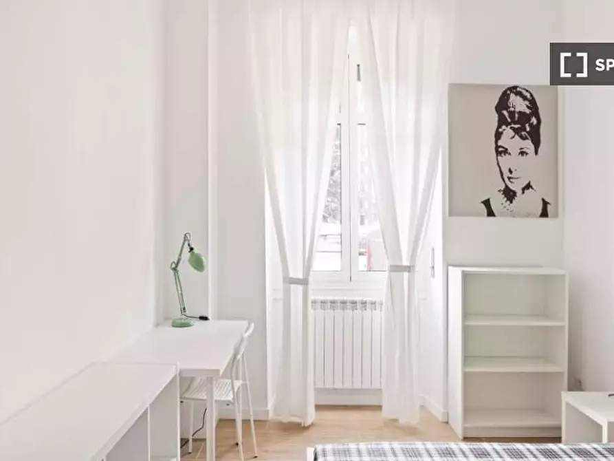 Immagine 1 di Camera condivisa in affitto  in Viale Legioni Romane a Milano