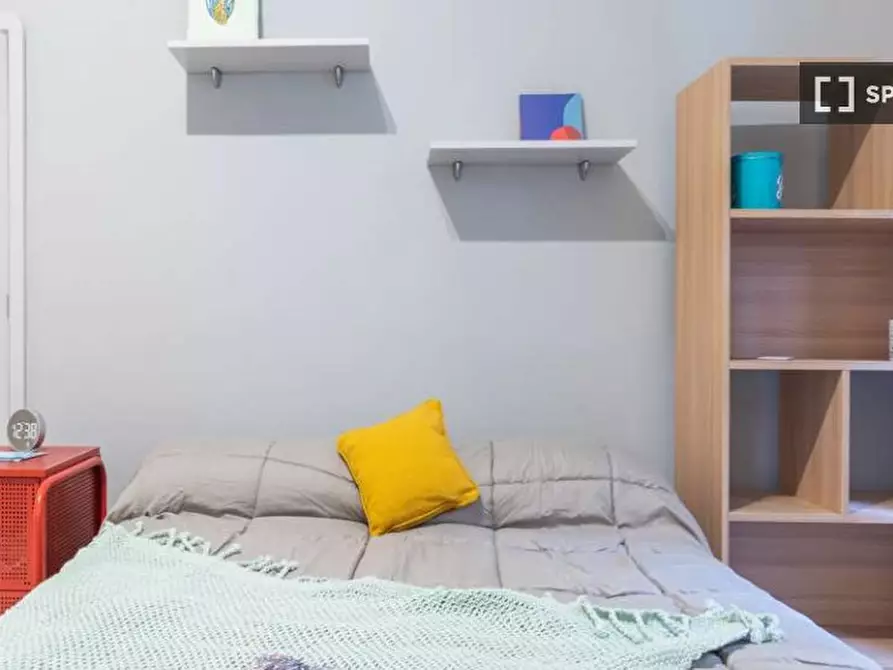 Immagine 5 di Camera condivisa in affitto  in Via Benaco a Roma