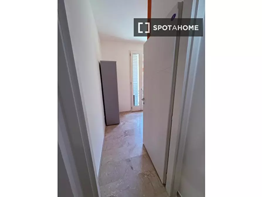 Immagine 2 di Camera condivisa in affitto  in Via Ugo Bassi a Bologna