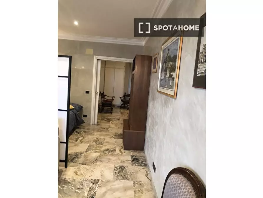Immagine 12 di Camera condivisa in affitto  in Via Cipro a Roma