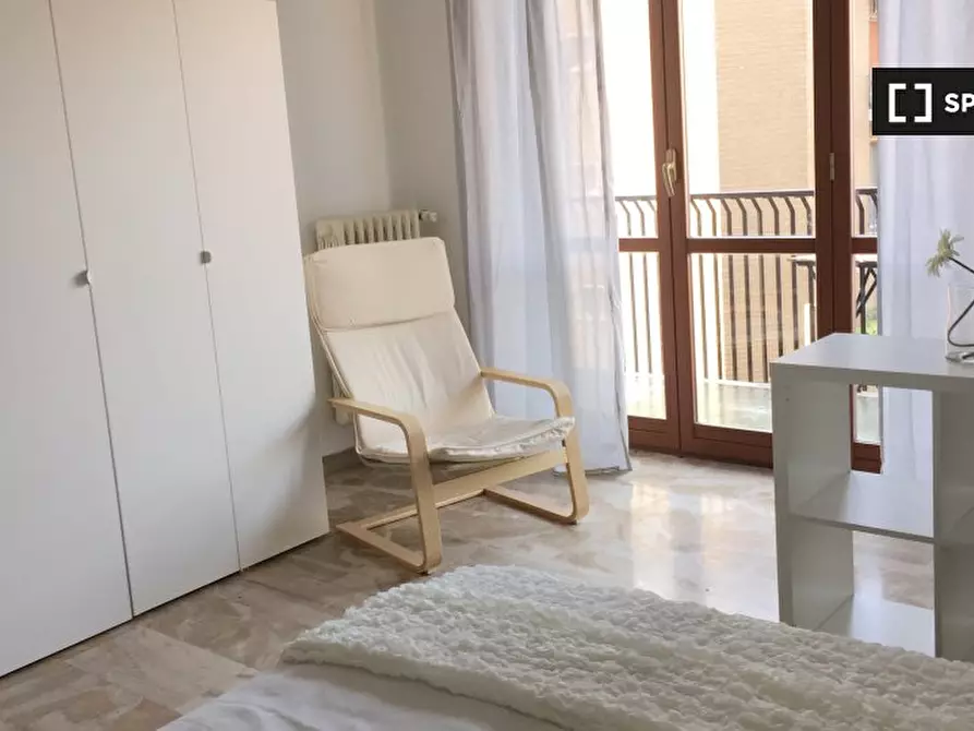 Immagine 4 di Camera condivisa in affitto  in Via Carlo Valvassori Peroni a Milano
