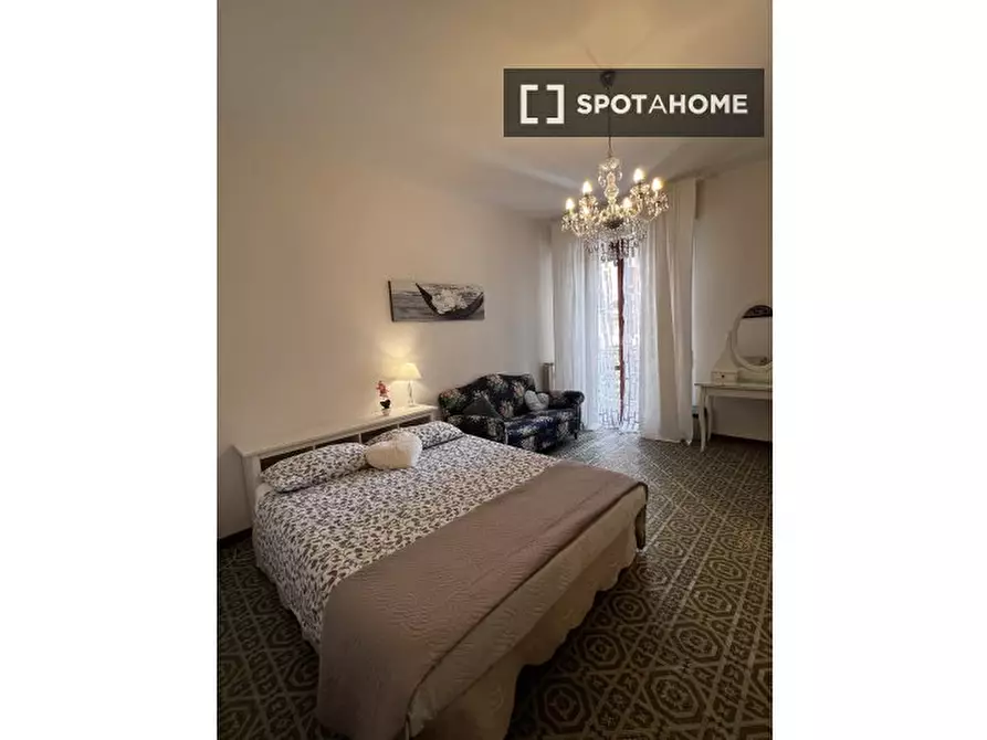 Immagine 4 di Camera condivisa in affitto  in Via Giacomo Carissimi a Firenze