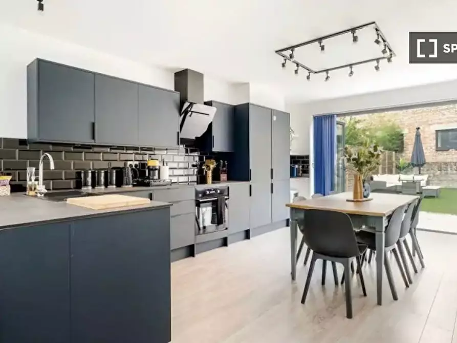 Immagine 3 di Appartamento in affitto  in A Belsize Rd a Camden Town