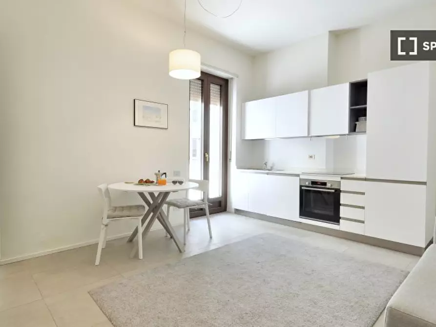 Immagine 1 di Ufficio in affitto  in Via Vincenzo Monti a Milano