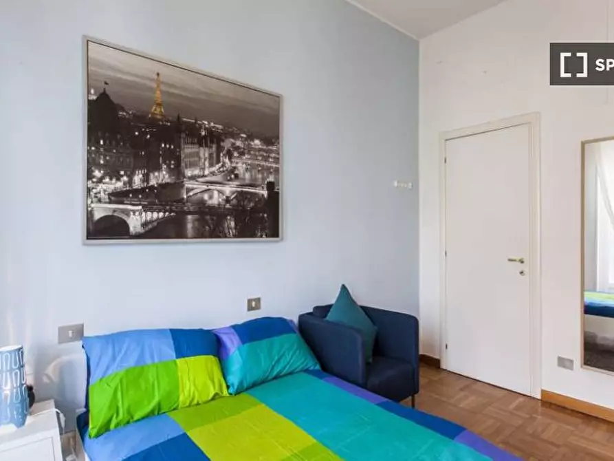 Immagine 2 di Camera condivisa in affitto  in Viale Emilio Caldara a Milano