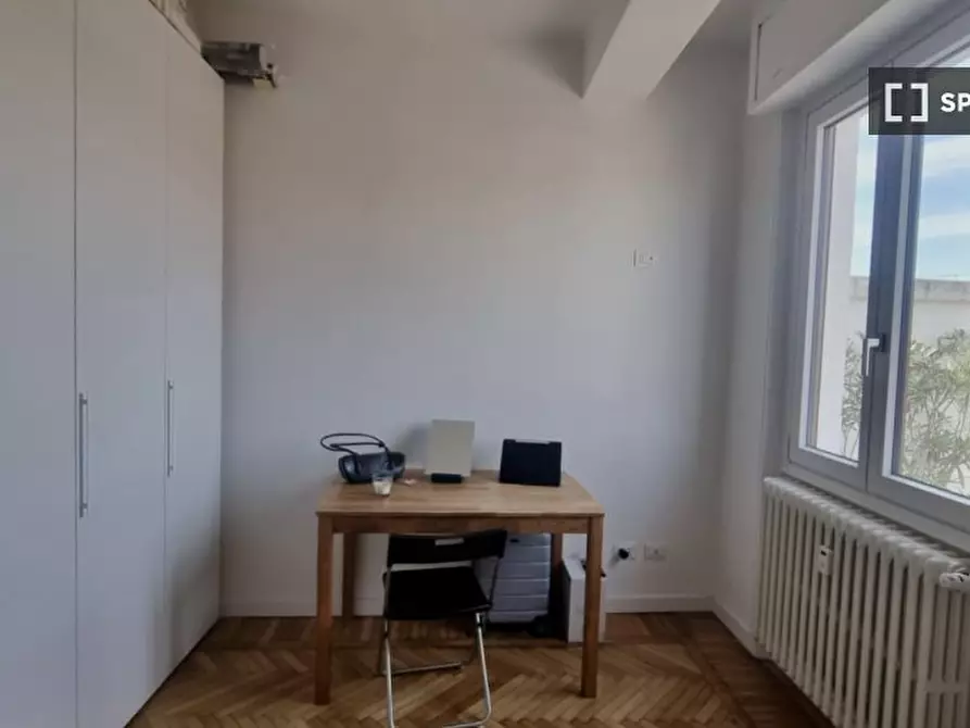 Immagine 2 di Camera condivisa in affitto  in Via Emilio Broglio a Milano