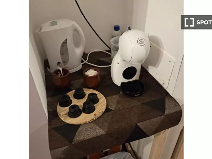 Immagine 12 di Camera condivisa in affitto  in Via Silvio Benco a Roma