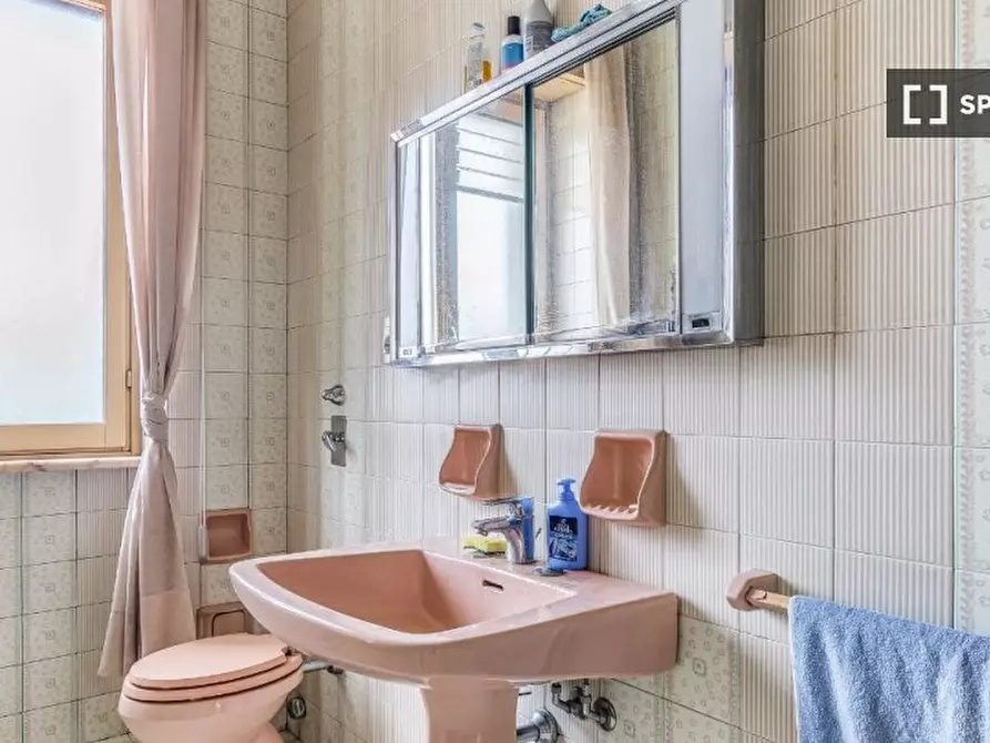 Immagine 12 di Camera condivisa in affitto  in Viale Gran Sasso a Milano