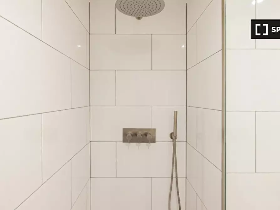 Immagine 17 di Ufficio in affitto  in flat a a Kensington