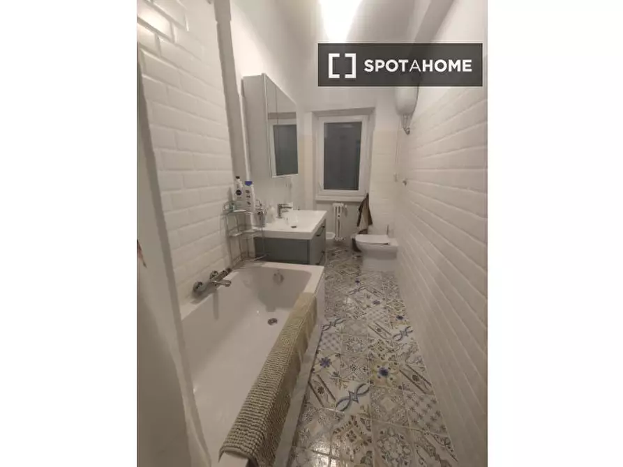 Immagine 5 di Camera condivisa in affitto  in Via della Marranella a Roma