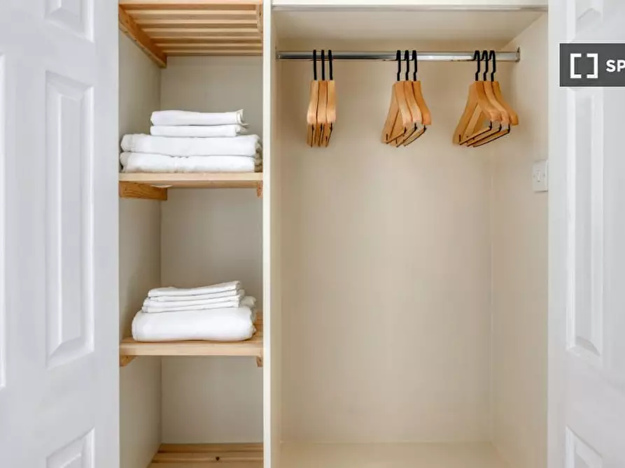 Immagine 11 di Appartamento in affitto  in Hugh St a 