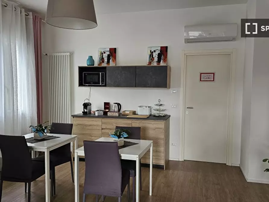 Immagine 15 di Camera condivisa in affitto  in Via Avellino a Padova