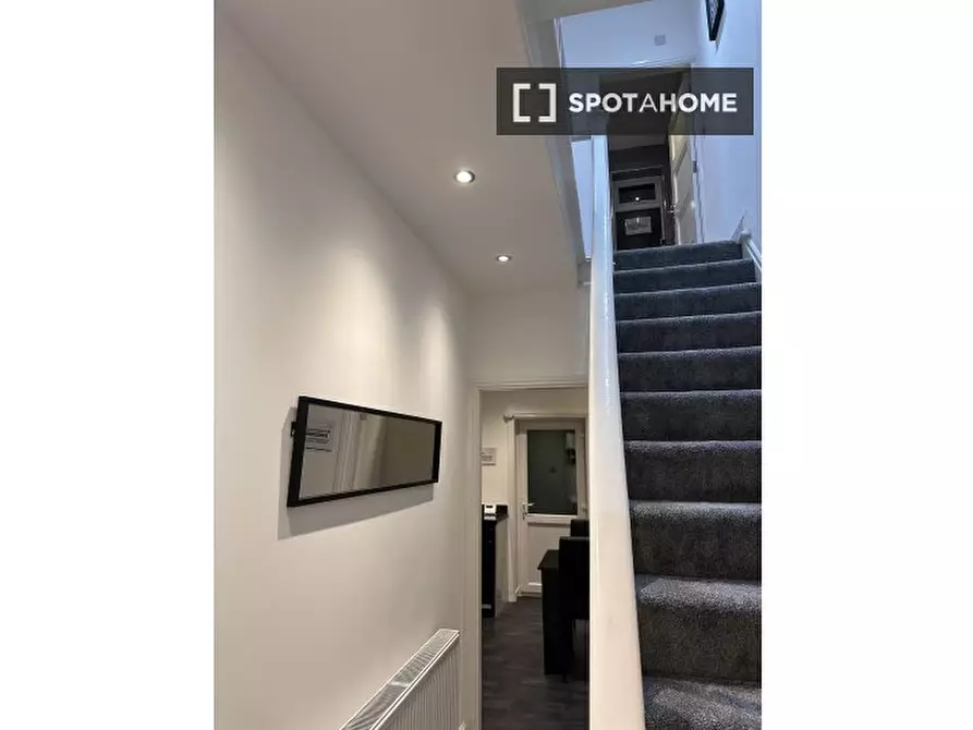 Immagine 12 di Appartamento in affitto  in Cloister St a 