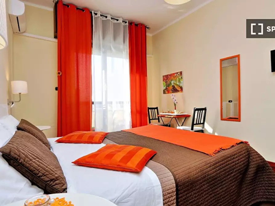 Immagine 8 di Camera condivisa in affitto  in Via Appia Nuova a Roma