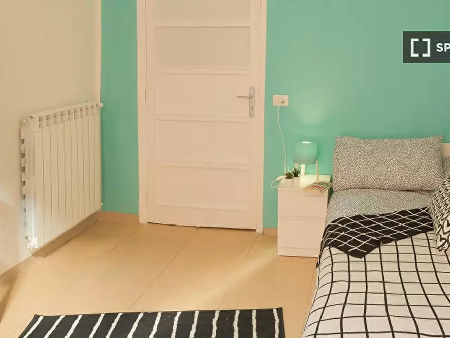 Immagine 3 di Camera condivisa in affitto  in Via Francesco Saverio Correra int. 15 a Napoli