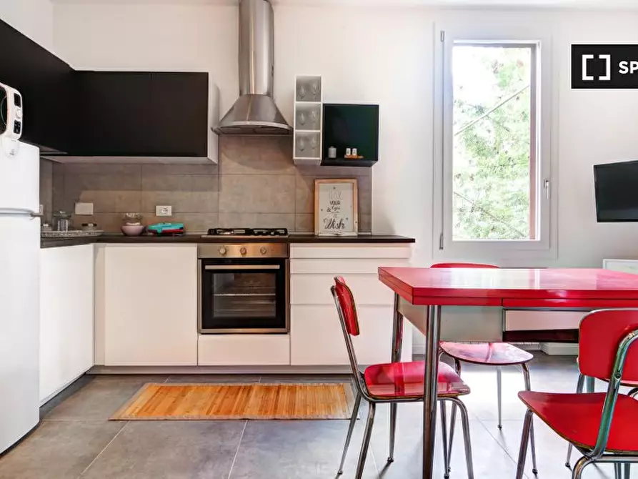 Immagine 2 di Appartamento in affitto  in Via Alessandro Tiarini a Bologna