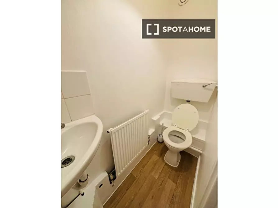 Immagine 8 di Camera condivisa in affitto  in Waynflete Square a Kensington