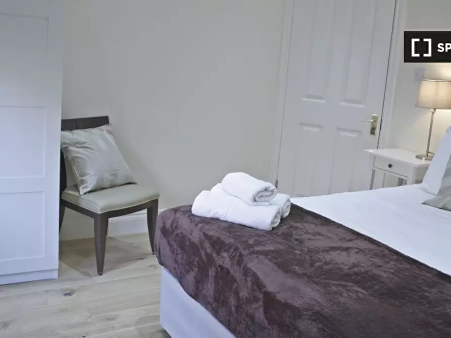 Immagine 13 di Appartamento in affitto  in Ladbroke Grove a Kensington