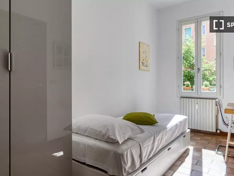 Immagine 14 di Appartamento in affitto  in Via Castiglione a Bologna