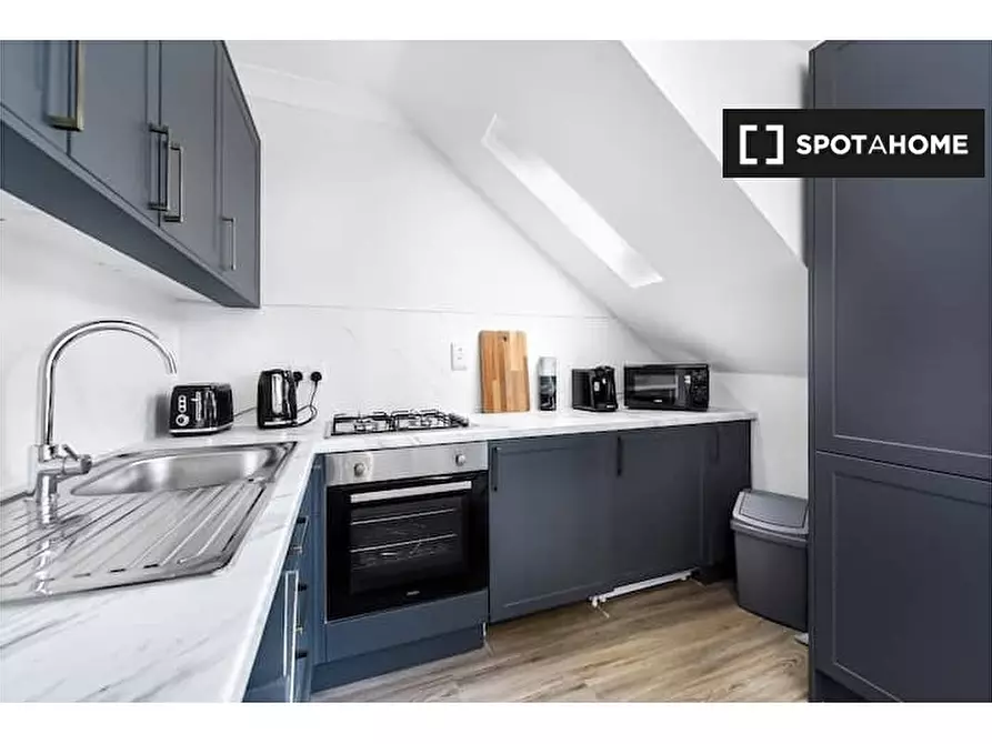 Immagine 10 di Appartamento in affitto  in Flat C Agincourt Road Greater London NW3 2PA a Camden Town