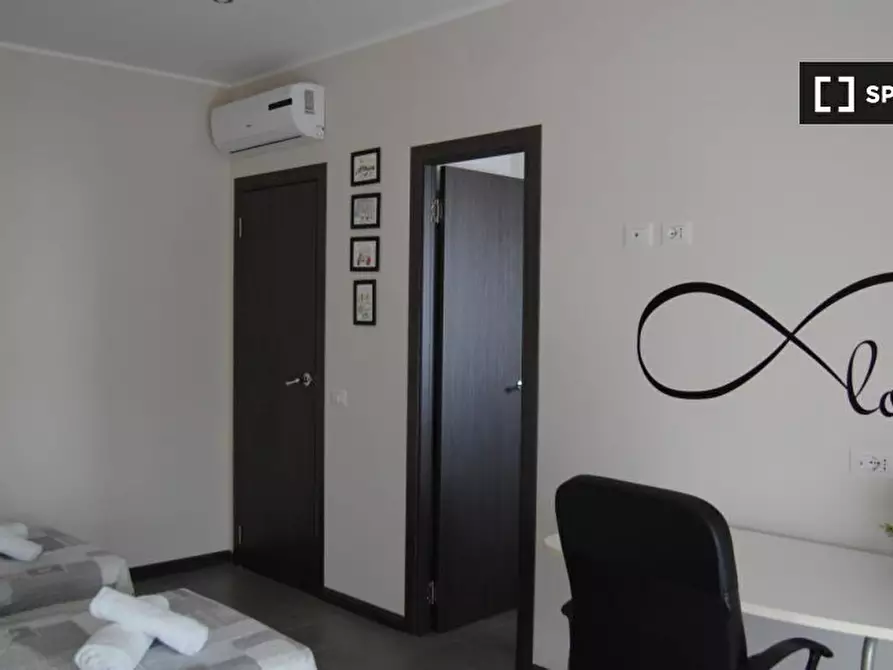 Immagine 5 di Camera condivisa in affitto  in Viale dello Scalo S. Lorenzo a Roma