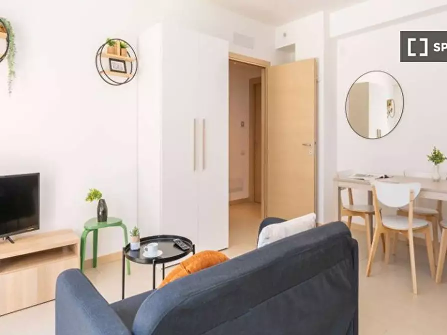 Immagine 11 di Camera condivisa in affitto  in Via Gardone a Milano