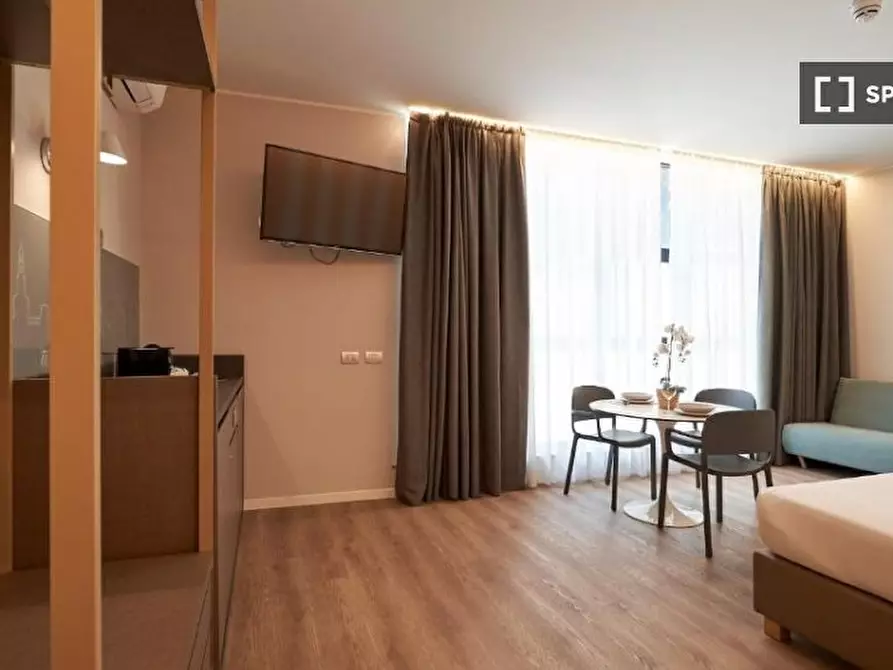 Immagine 9 di Ufficio in affitto  in Piazza Tirana a Milano