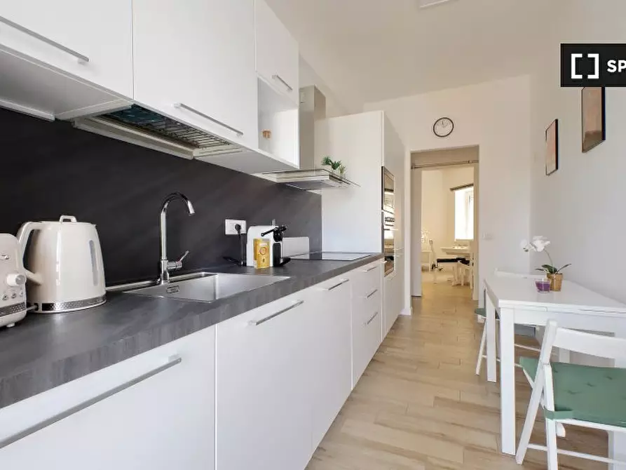 Immagine 6 di Appartamento in affitto  in Via Oderisi da Gubbio a Roma