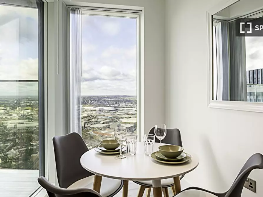 Immagine 12 di Appartamento in affitto  in Icon Tower a Ealing