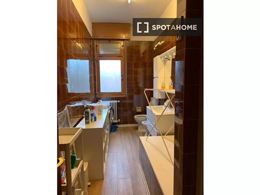 Immagine 9 di Camera condivisa in affitto  in Della Torretta a Bologna