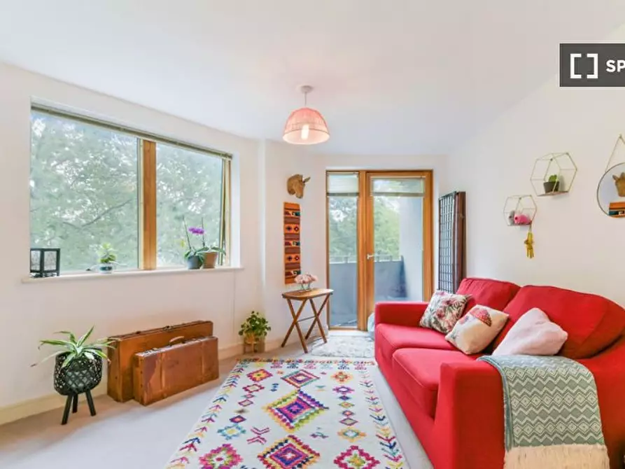 Immagine 1 di Appartamento in affitto  in Plough Rd a Wandsworth