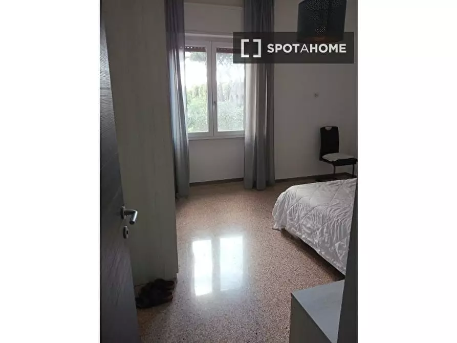 Immagine 12 di Camera condivisa in affitto  in Via di S. Castulo a Roma