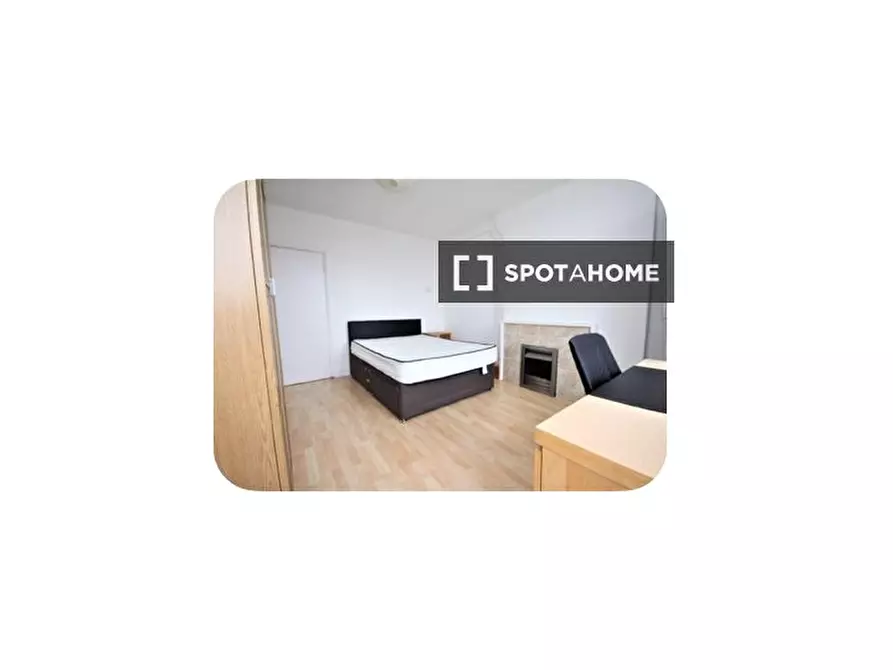 Immagine 9 di Appartamento in affitto  in 48 Arbour Square, London E1 0PP a Poplar