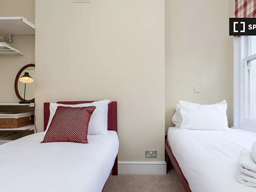 Immagine 7 di Appartamento in affitto  in Heyford Ave a Lambeth