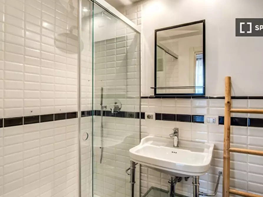 Immagine 3 di Camera condivisa in affitto  in Via Volturno a Roma