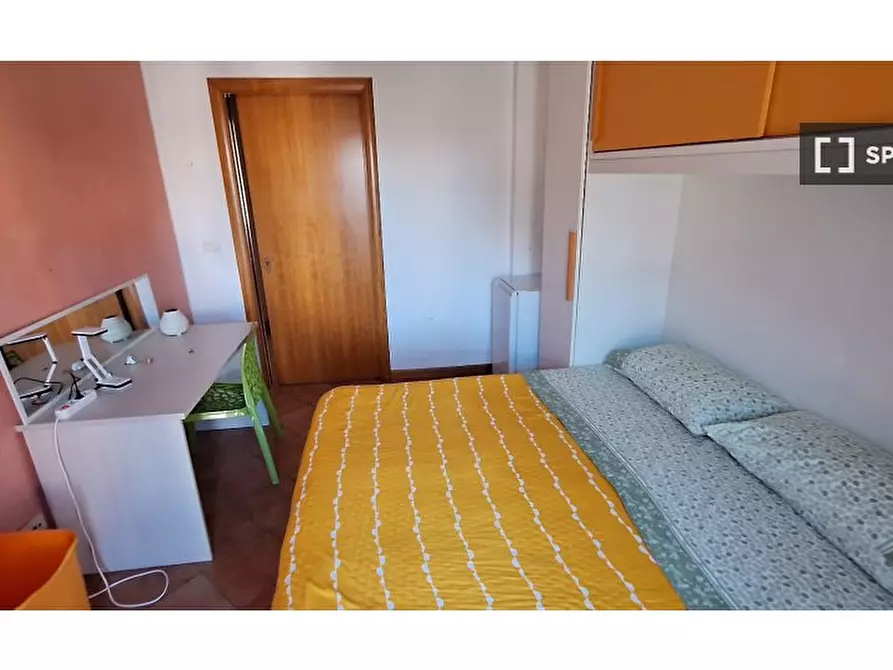 Immagine 16 di Camera condivisa in affitto  in Via S. Arcangelo a Baiano a Napoli