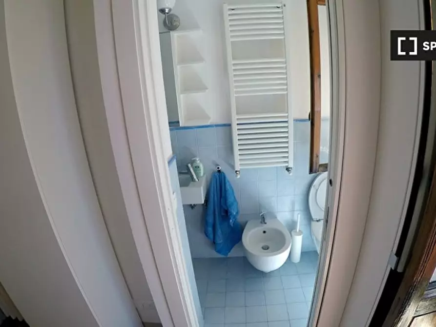 Immagine 10 di Camera condivisa in affitto  in Via Zara a Firenze