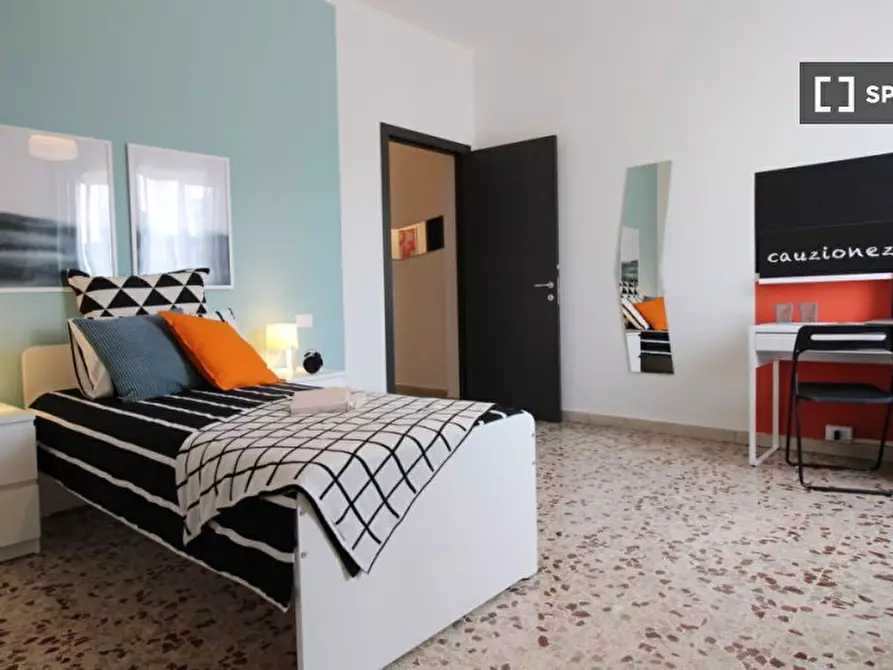 Immagine 1 di Camera condivisa in affitto  in Piave a Brescia