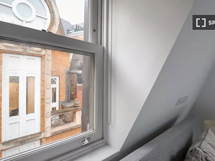 Immagine 13 di Appartamento in affitto  in Lovat Ln a 