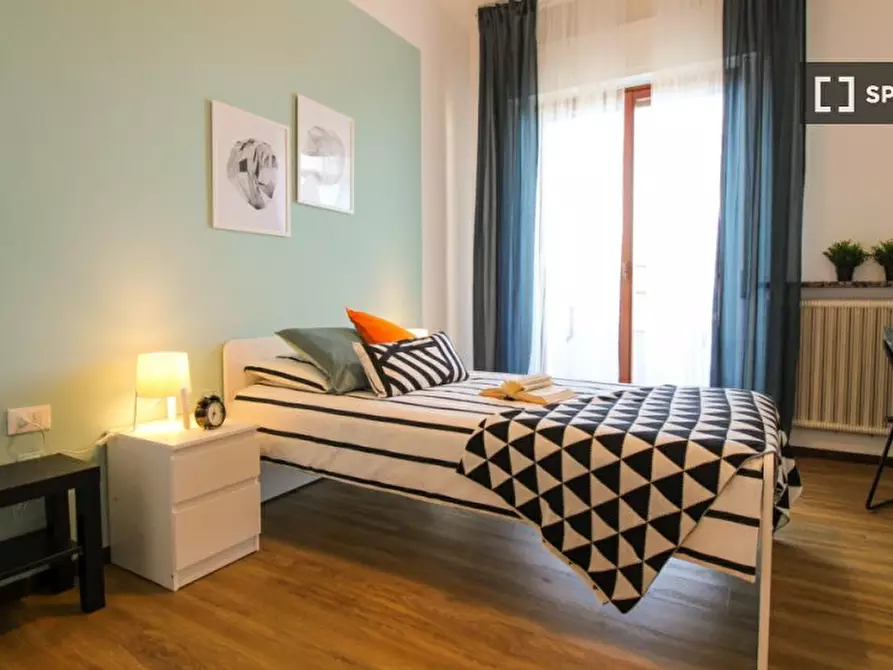 Immagine 1 di Camera condivisa in affitto  in Creta a Brescia