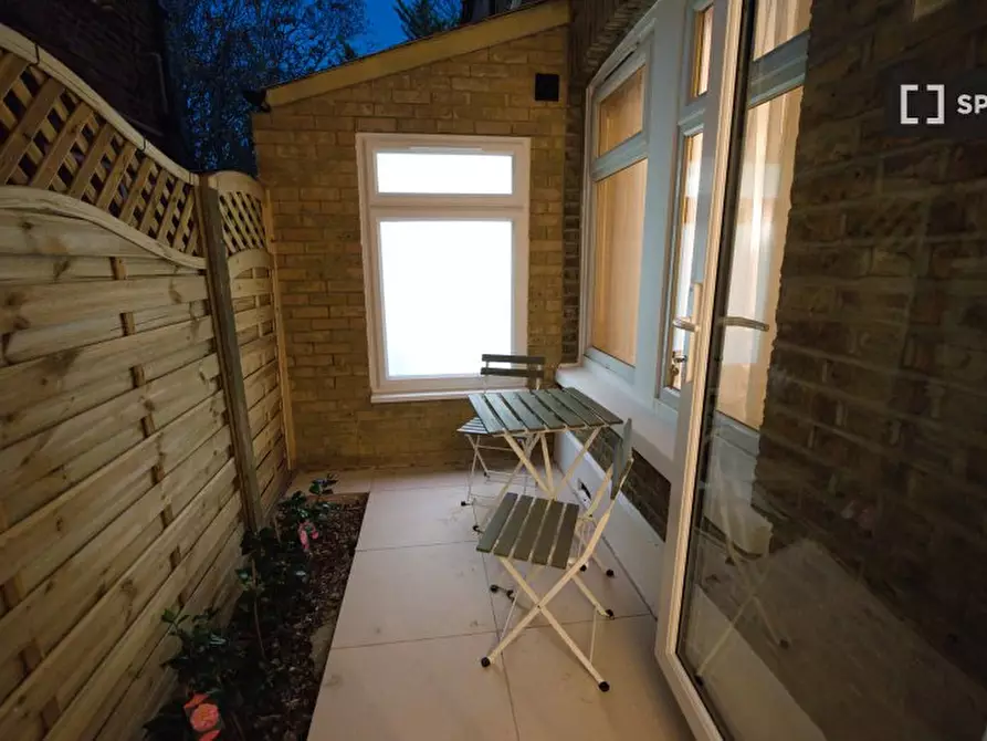 Immagine 9 di Appartamento in affitto  in Spruce Hills Rd a Walthamstow